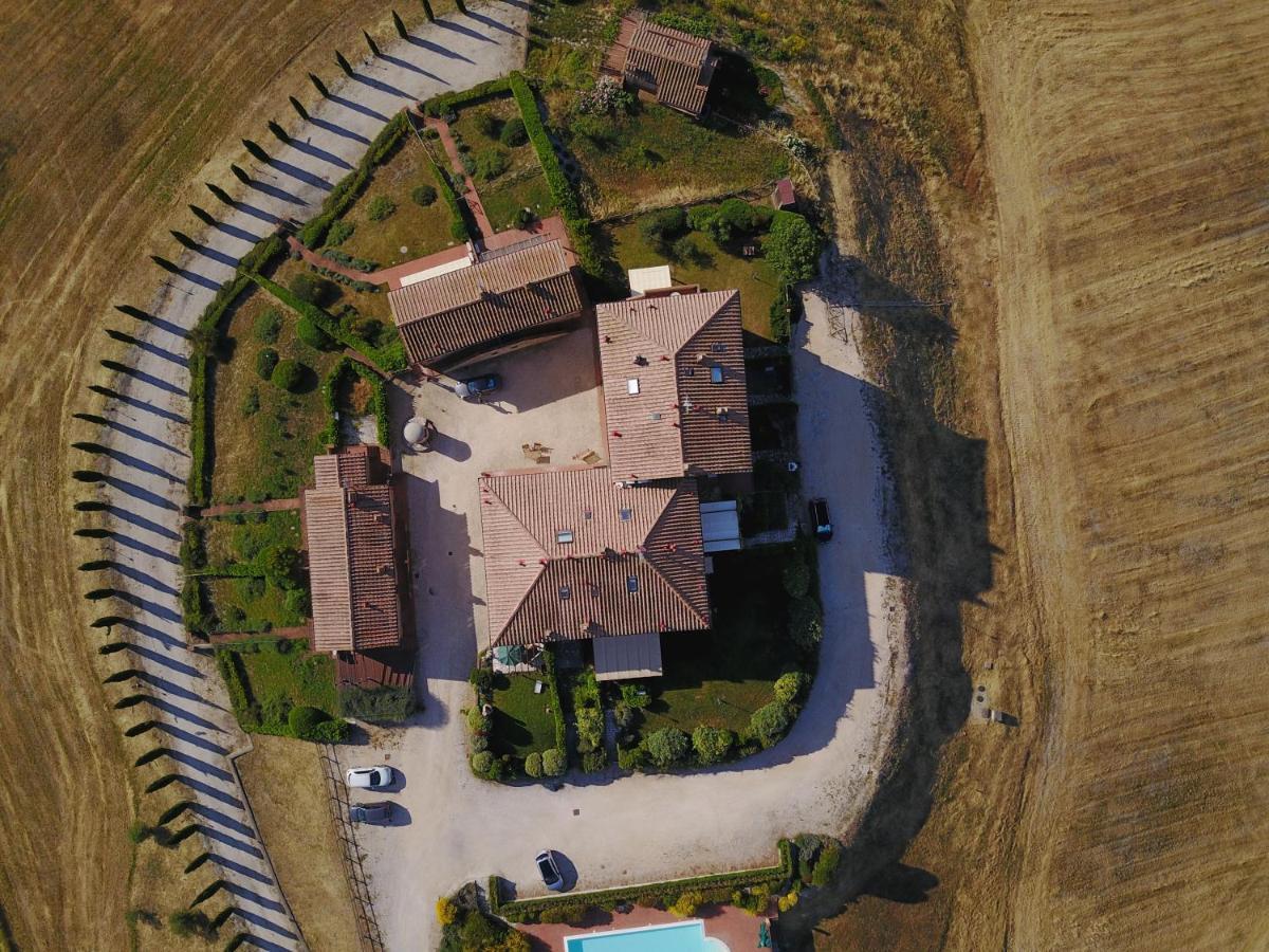 Podere Le Volpaie, Volterra, Tuscany Монтекатини-Валь-ди-Чечина Экстерьер фото