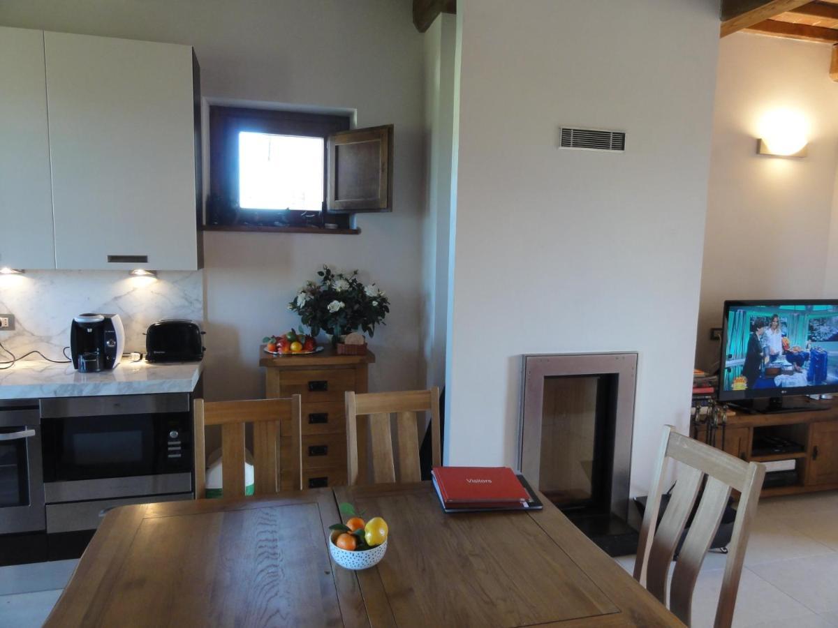 Podere Le Volpaie, Volterra, Tuscany Монтекатини-Валь-ди-Чечина Экстерьер фото